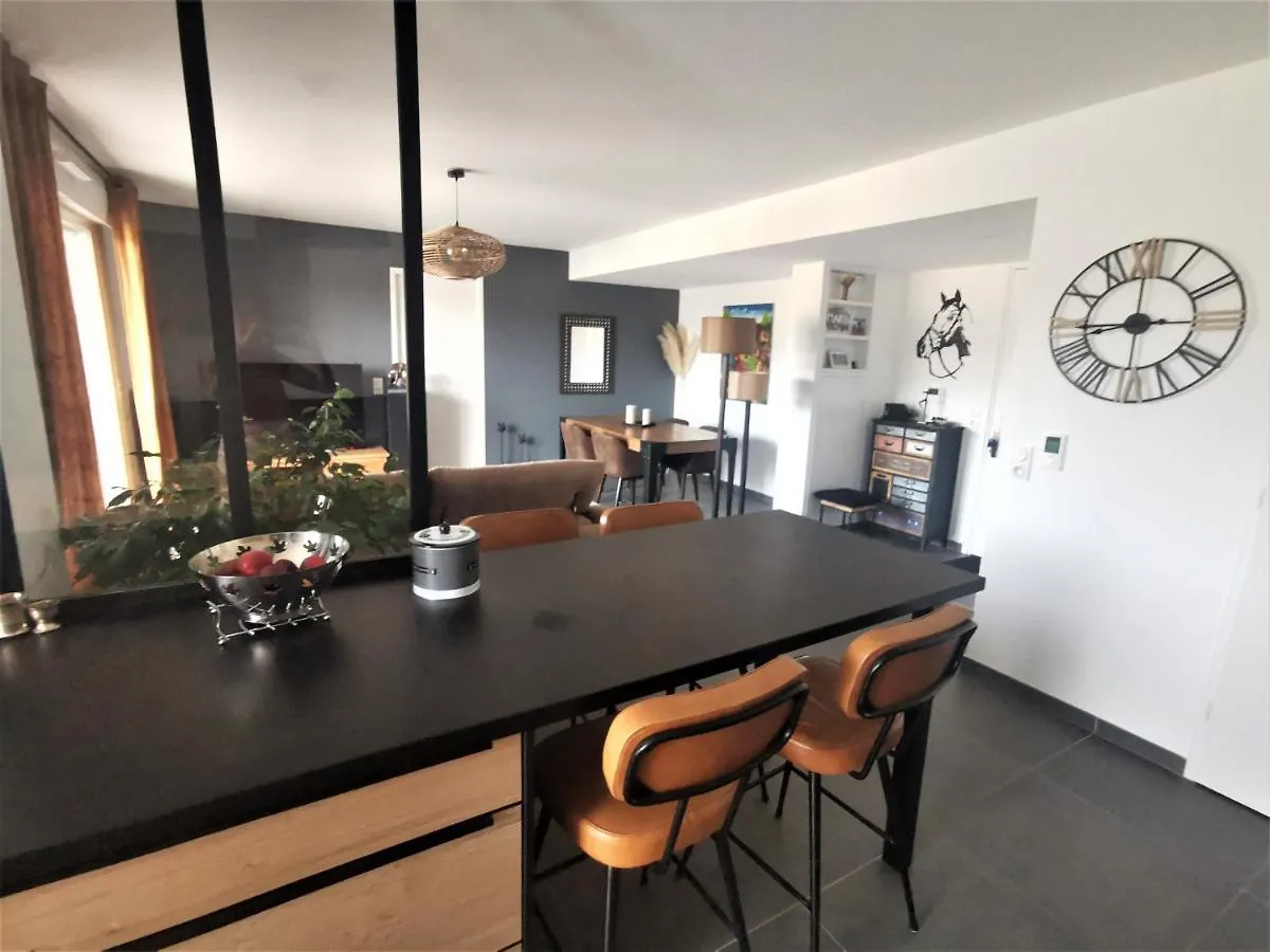 Appartement 2 chambres en résidence avec piscine Hyères 0*,  France
